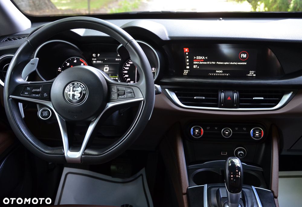 Alfa Romeo Stelvio 2.2 16V AT8 Business - 23