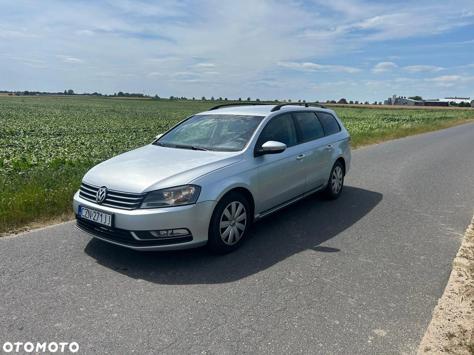 Volkswagen Passat - 1