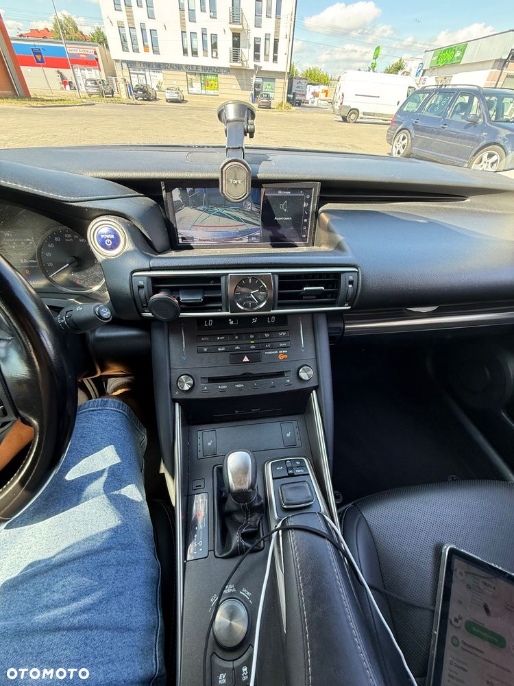 Lexus IS - 16