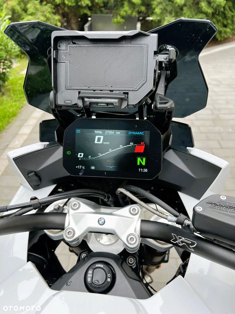 BMW XR - 8