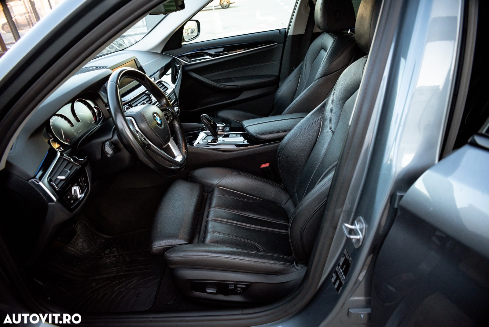 BMW Seria 5 520d AT - 13