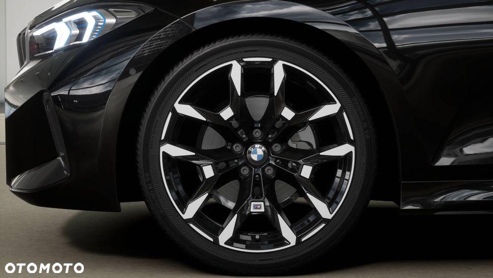 BMW Seria 3 320i xDrive M Sport - 9