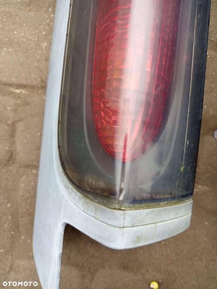 LAMPA TYLNA LEWA DRZWI RENAULT TRAFIC VIVARO 01-06 LISTWA WTYCZKA - 2