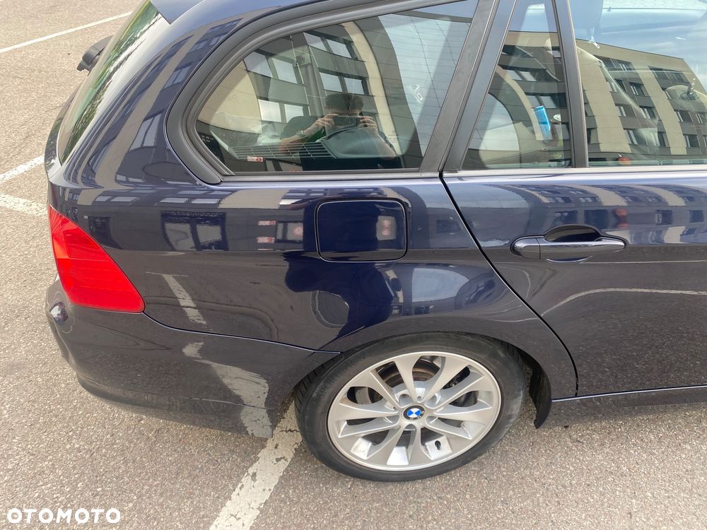 BMW Seria 3 318i - 16