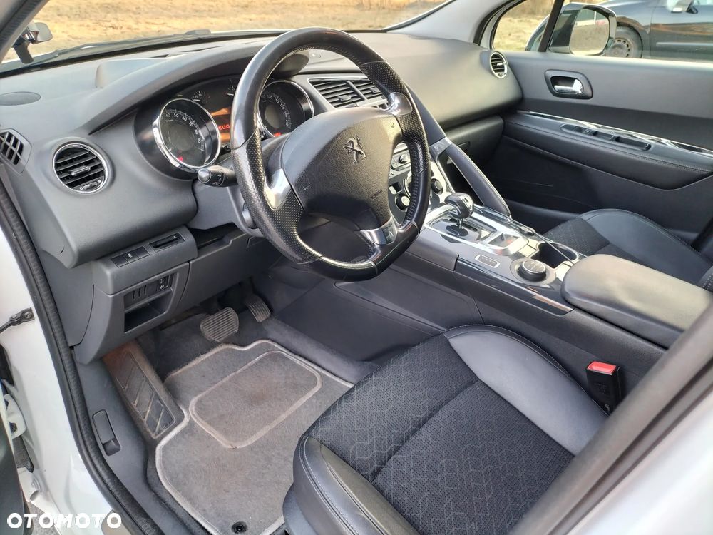 Peugeot 3008 Hybrid4 - 7