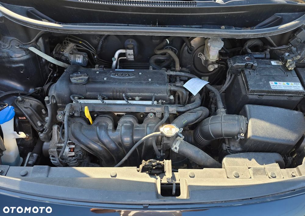 Kia Rio 1.4 L - 32