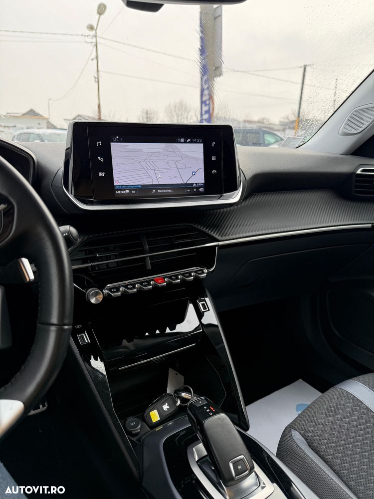 Peugeot 2008 1.5 BlueHDI EAT8 STT GT Pack - 32