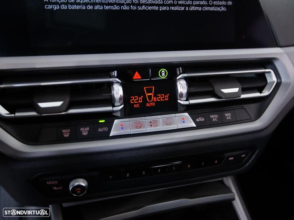 BMW 320 e Touring Corporate Edition Auto - 36