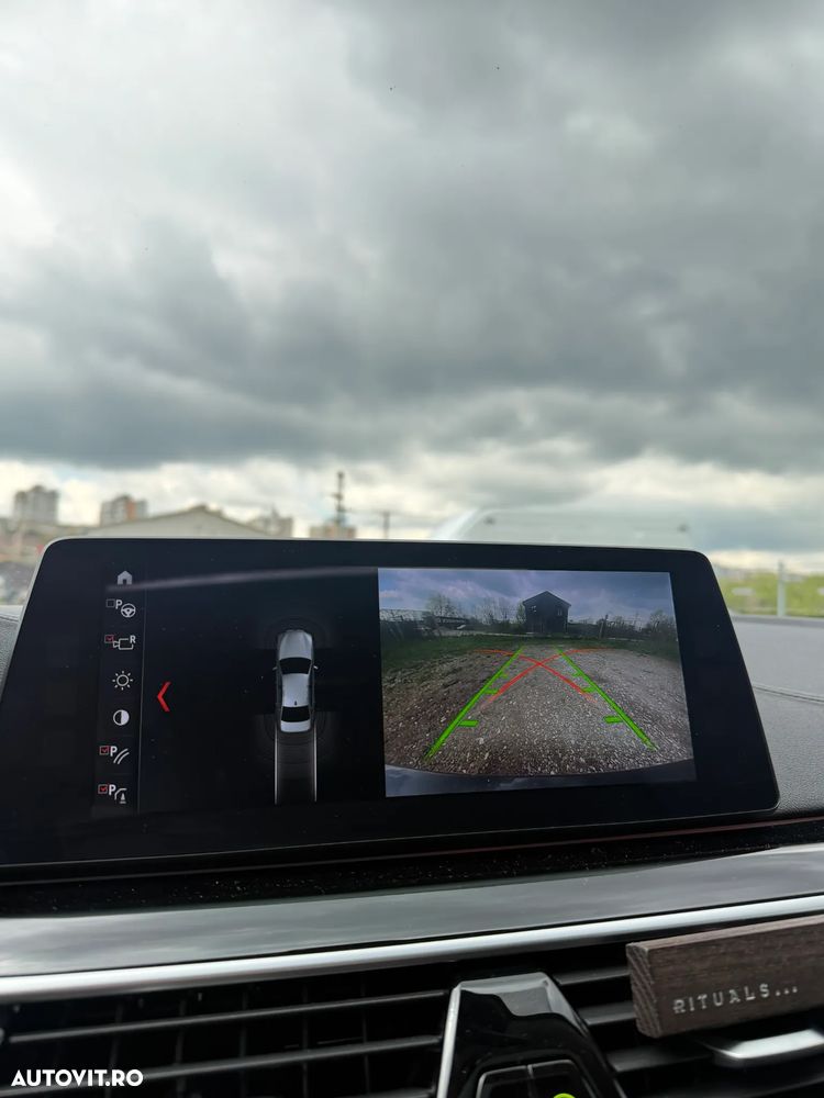 BMW Seria 5 520d AT - 9