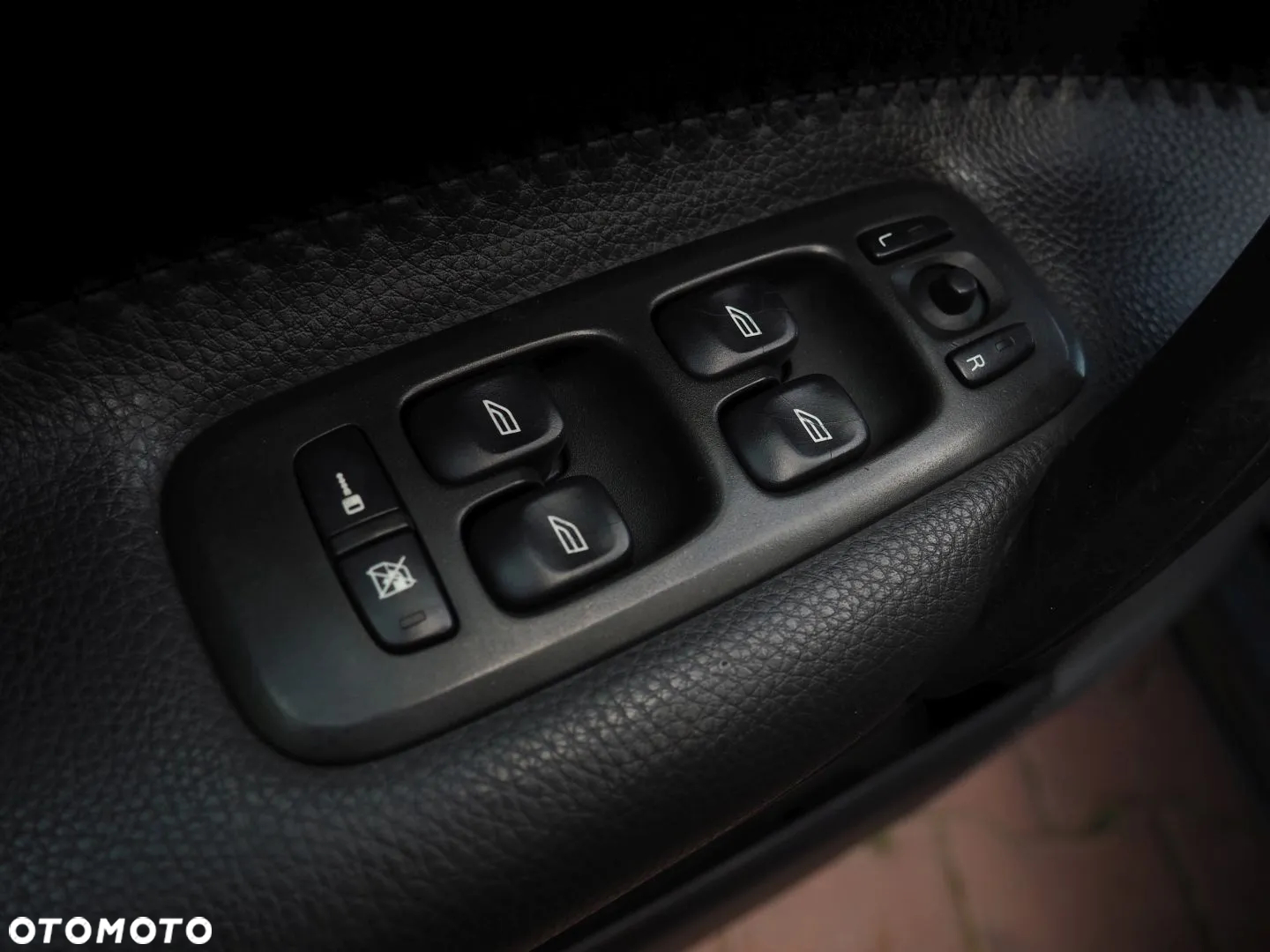 Volvo XC 70 2.4D AWD Summum - 24