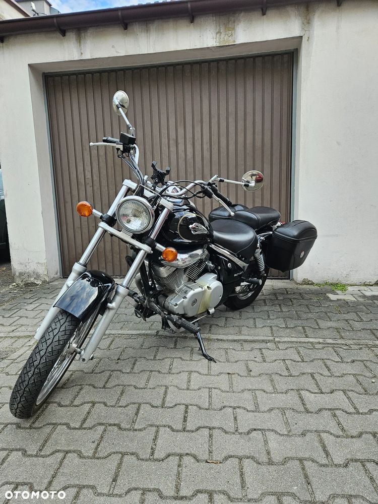 Suzuki Intruder - 9