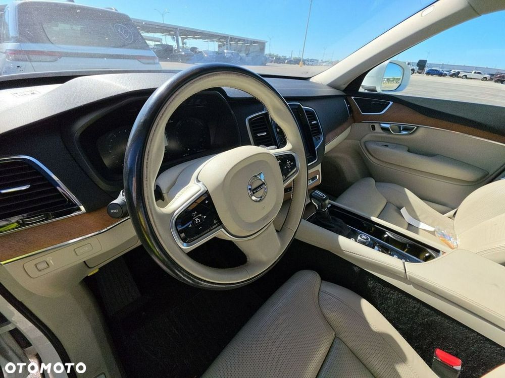 Volvo XC 90 - 20