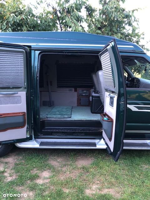 Ford Econoline - 14