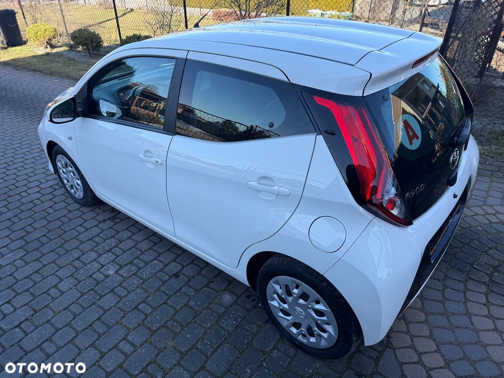 Toyota Aygo x-play connect - 28