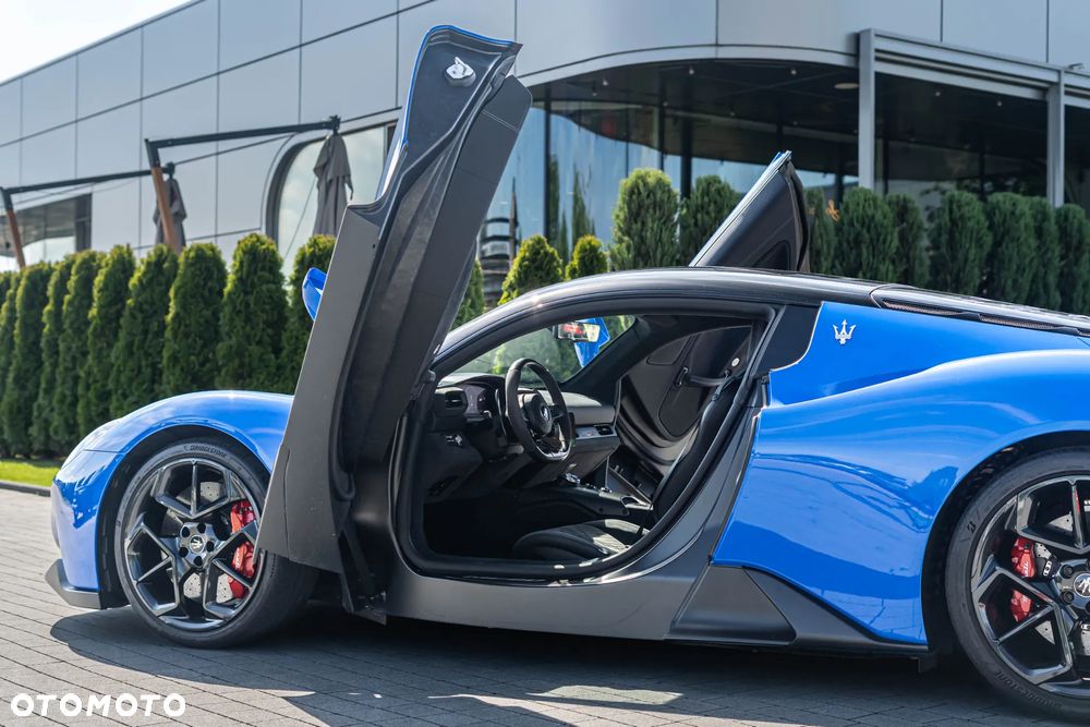 Maserati MC20 DCT - 12