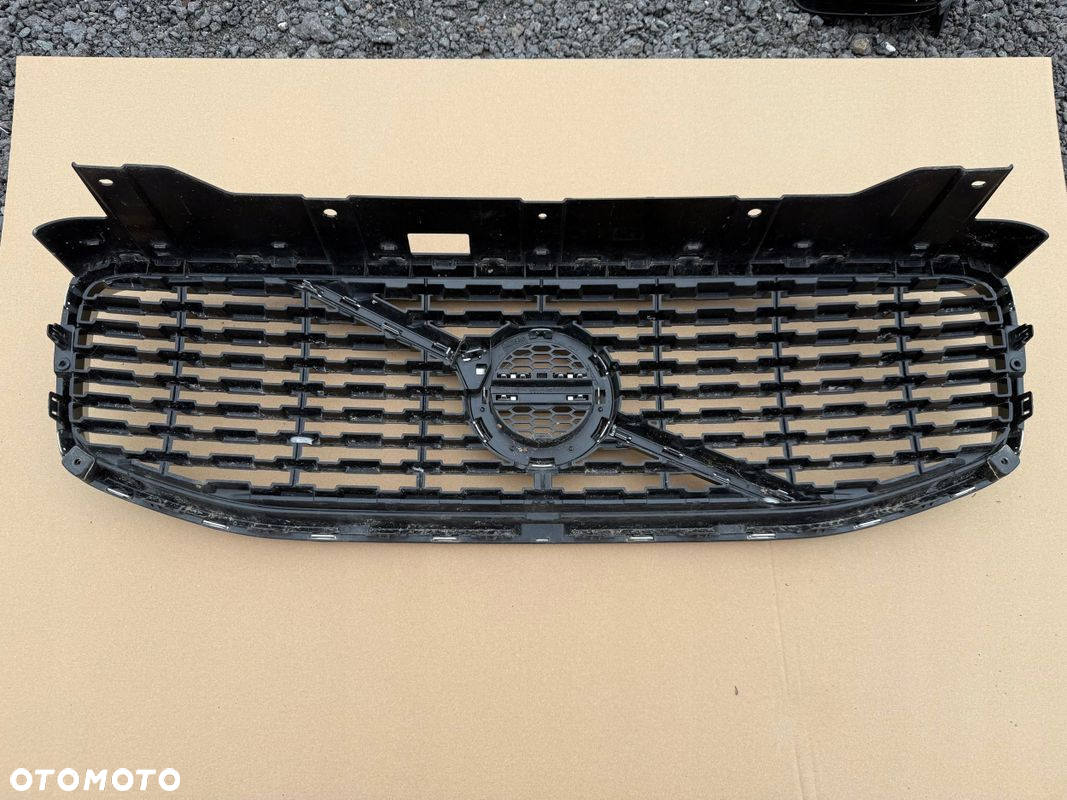 GRILL ATRAPA Volvo XC60 II R 2017- DESIGN IDEALNA ORYGINAŁ - 4