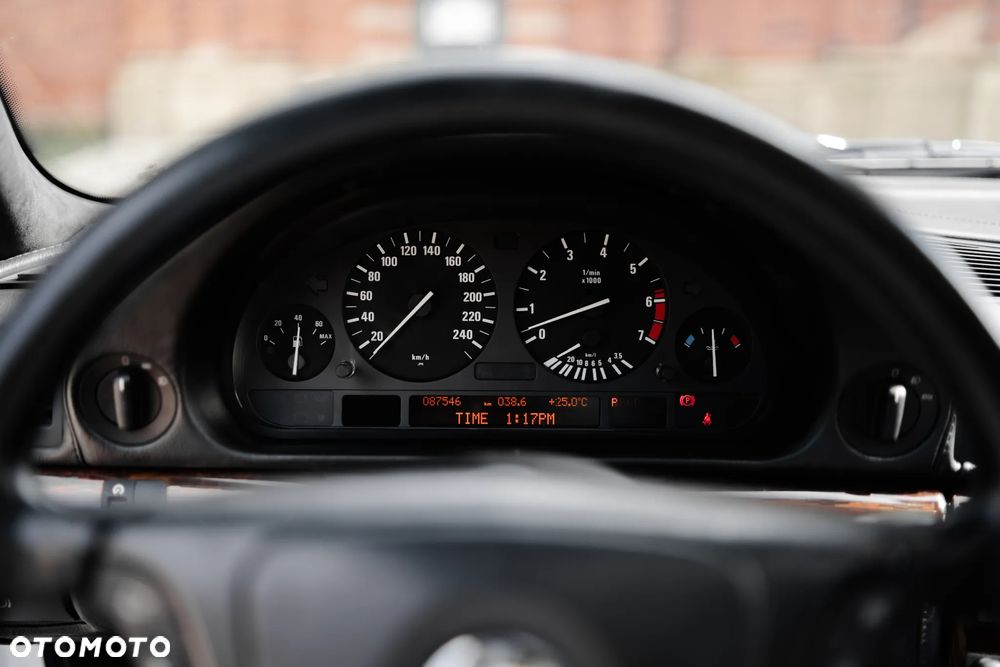 BMW Seria 7 750iL - 12