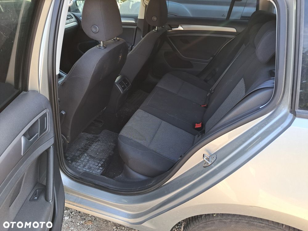Volkswagen Golf - 8