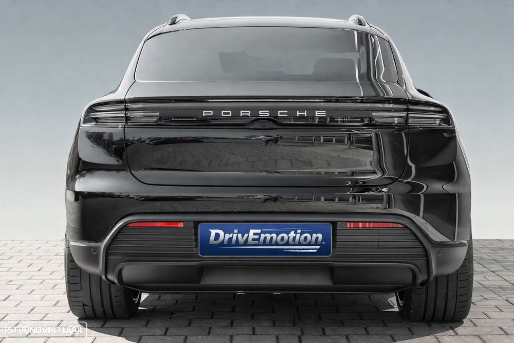 Porsche Macan Electric 4 - 6