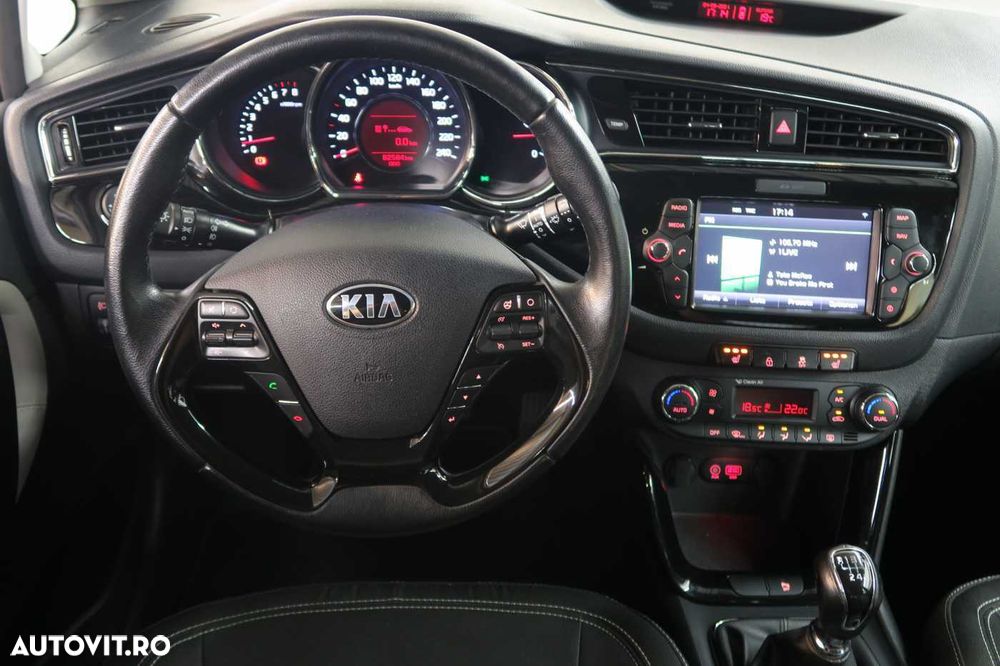 Kia Ceed 1.6 GDI Dream-Team Edition - 15