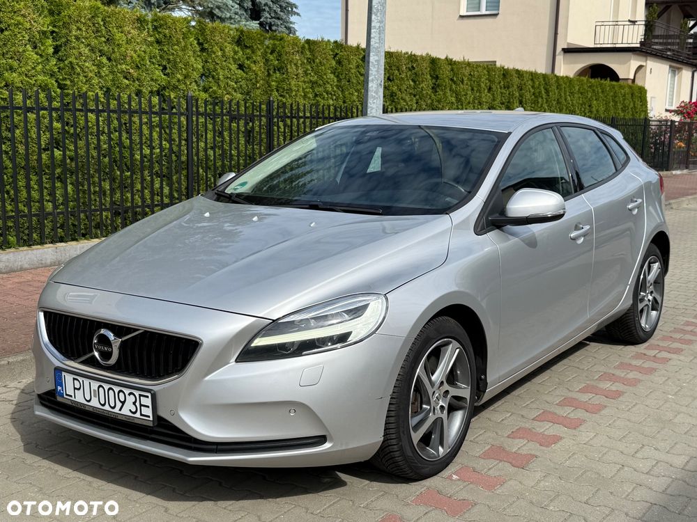 Volvo V40 T2 Drive-E Momentum - 1