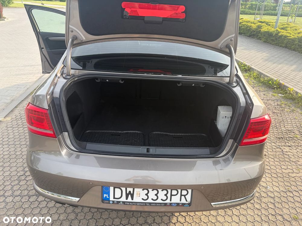 Volkswagen Passat 2.0 TDI Comfortline - 19