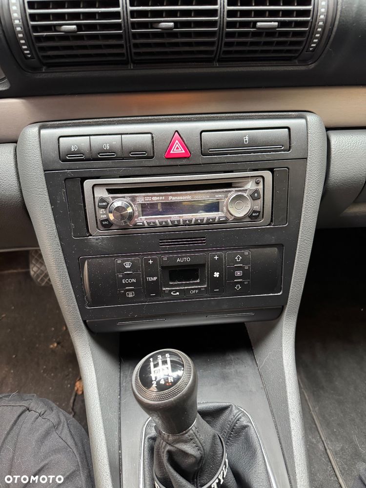 Audi A4 Limousine 1.6 - 13