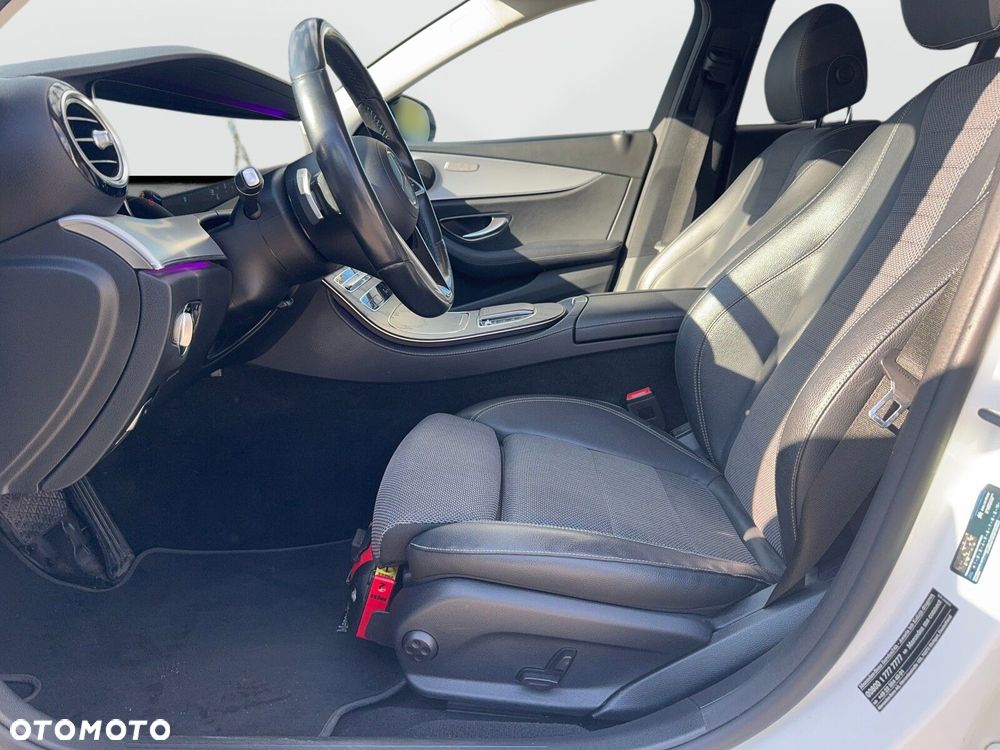 Mercedes-Benz Klasa E 220 d 4-Matic AMG/Avantgarde - 15