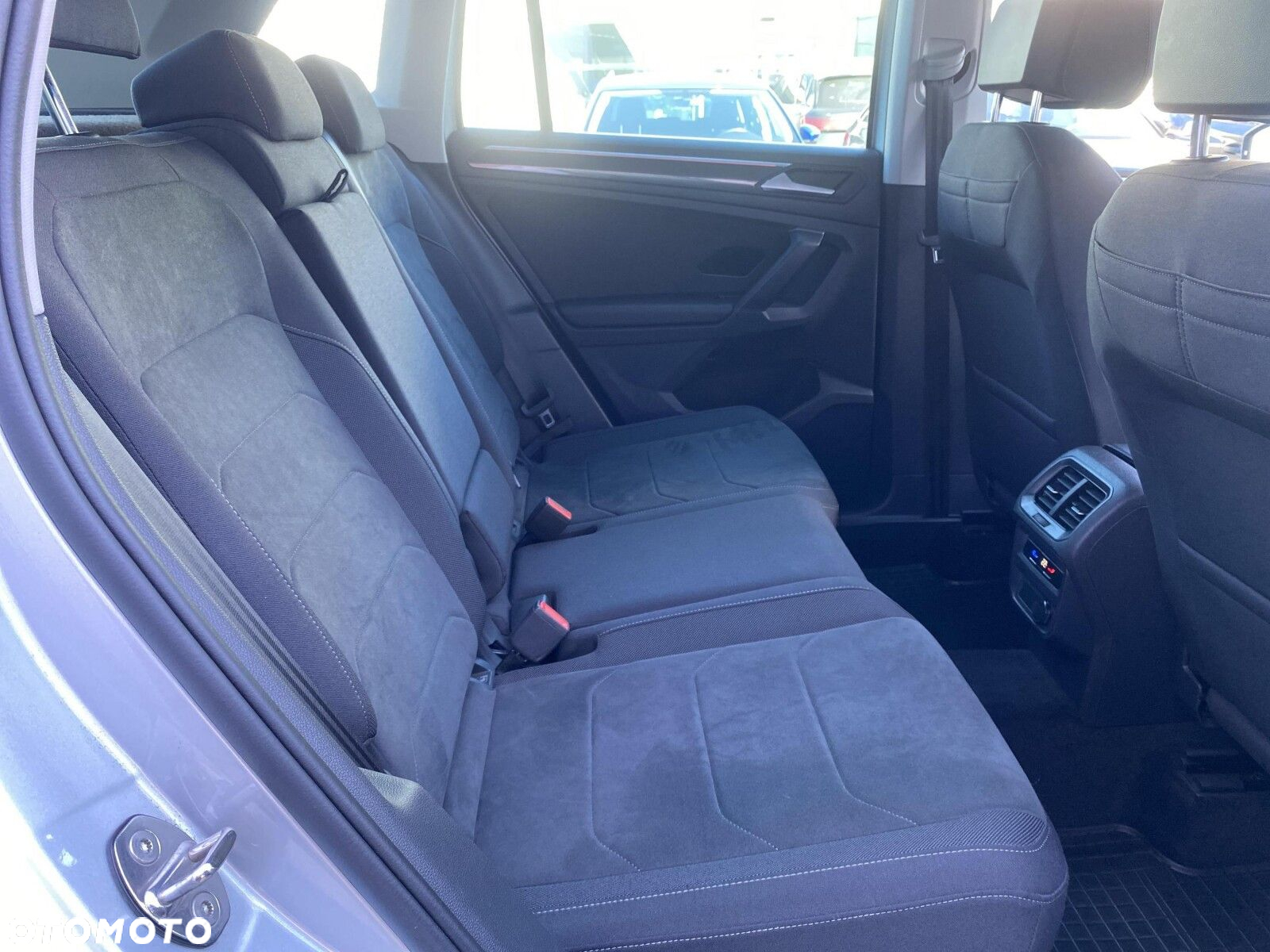 Volkswagen Tiguan 2.0 TDI SCR 4Mot Elegance DSG - 16
