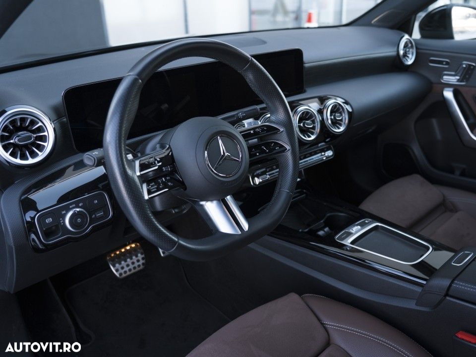 Mercedes-Benz A 250 Sedan 4Matic MHEV 8G-DCT - 8