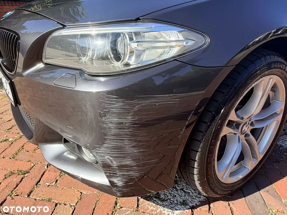 BMW Seria 5 525d xDrive - 13