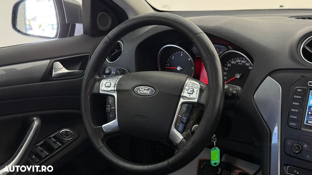 Ford Mondeo 2.0 TDCi Ghia - 17