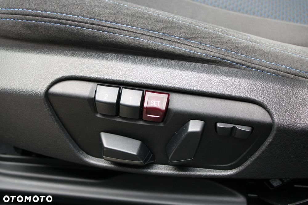 BMW Seria 2 220d xDrive Sport-Aut M Sport - 25