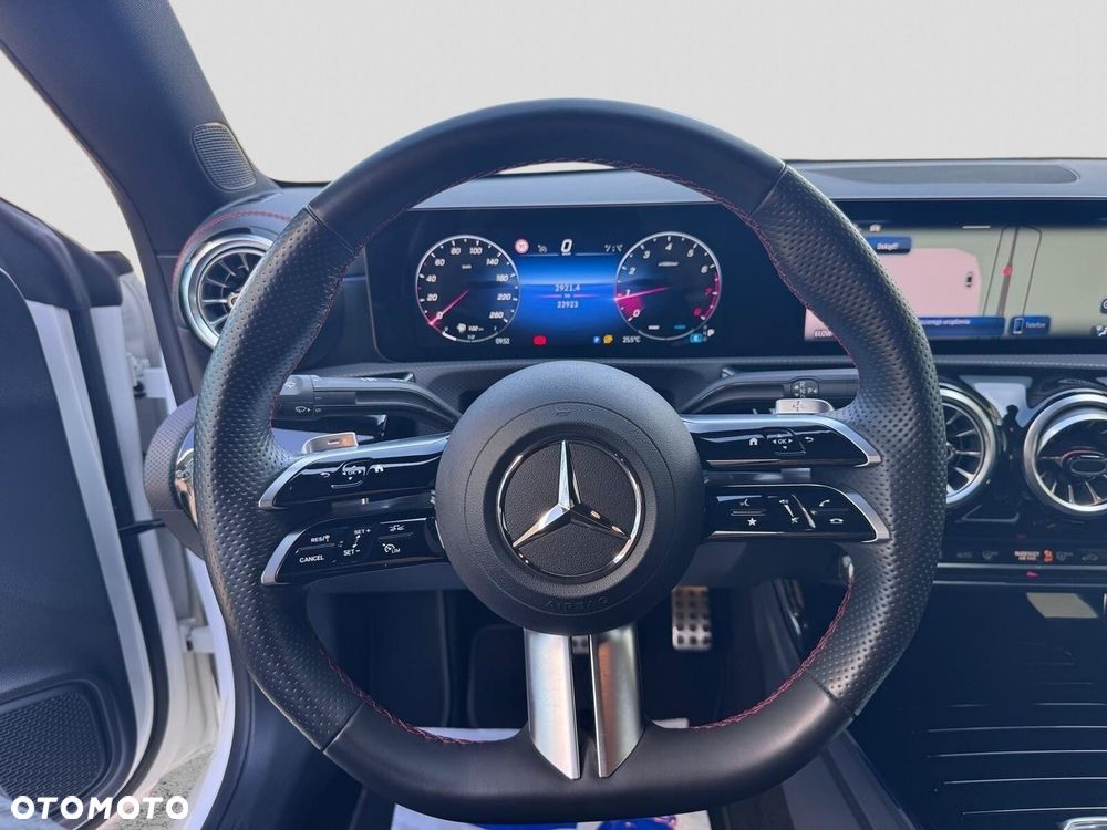 Mercedes-Benz CLA - 16