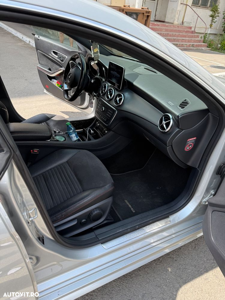 Mercedes-Benz CLA 250 4Matic 7G-DCT - 9