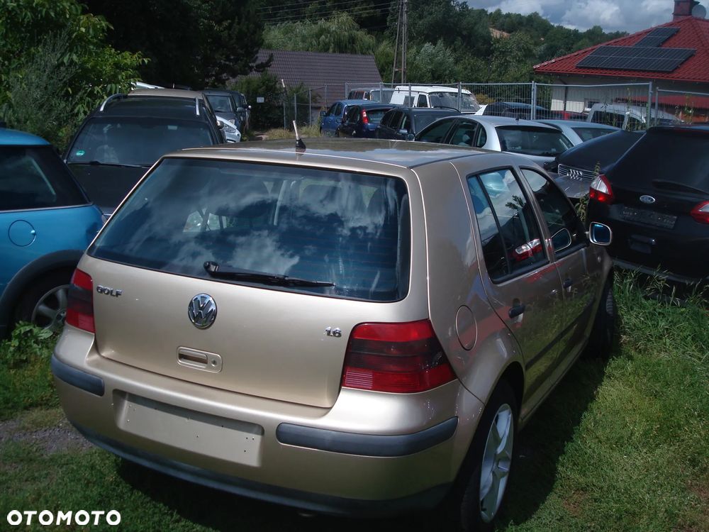 Volkswagen Golf - 15