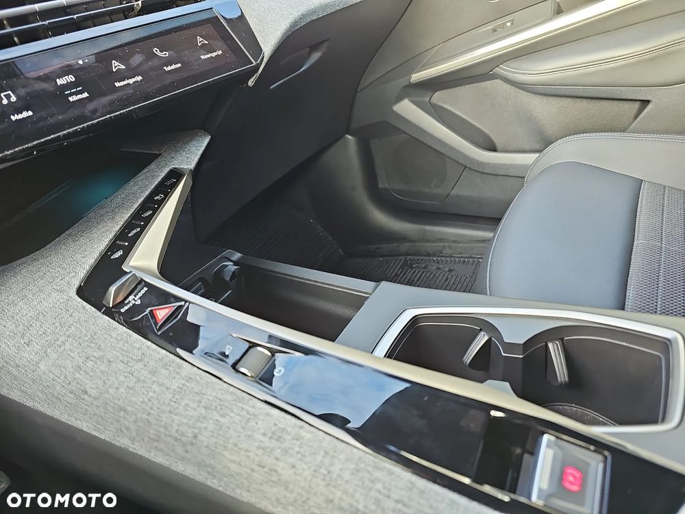 Peugeot 3008 1.2 PureTech mHEV Allure Pack S&S e-DCS6 - 18