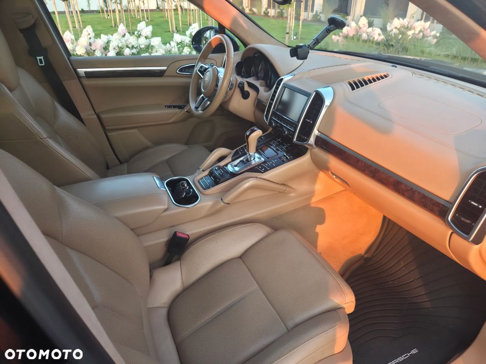 Porsche Cayenne S Diesel Platinum Edition - 11