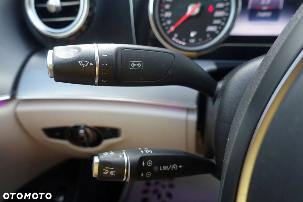 Mercedes-Benz Klasa E - 29