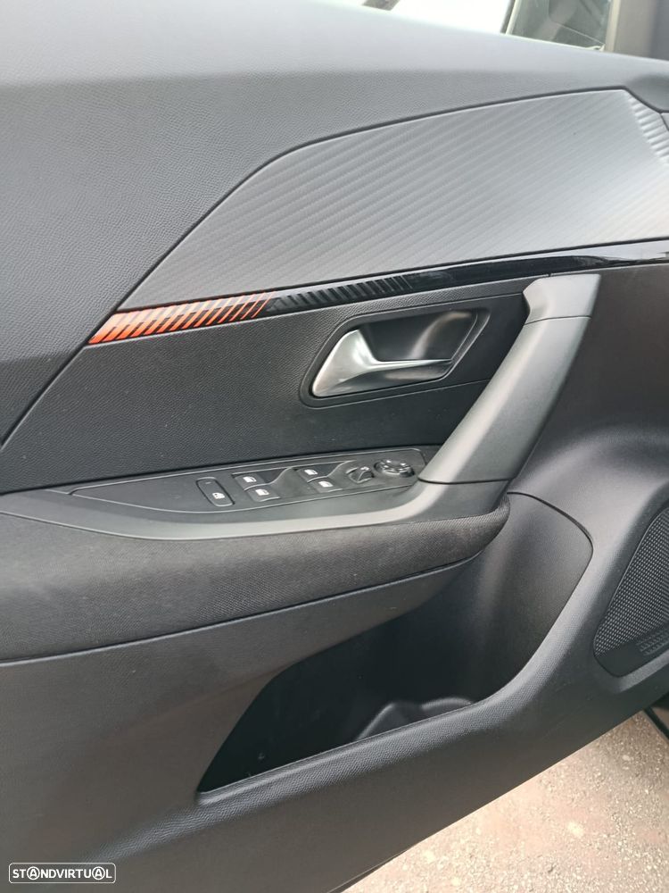 Peugeot 2008 PureTech 130 EAT8 Active Pack - 18