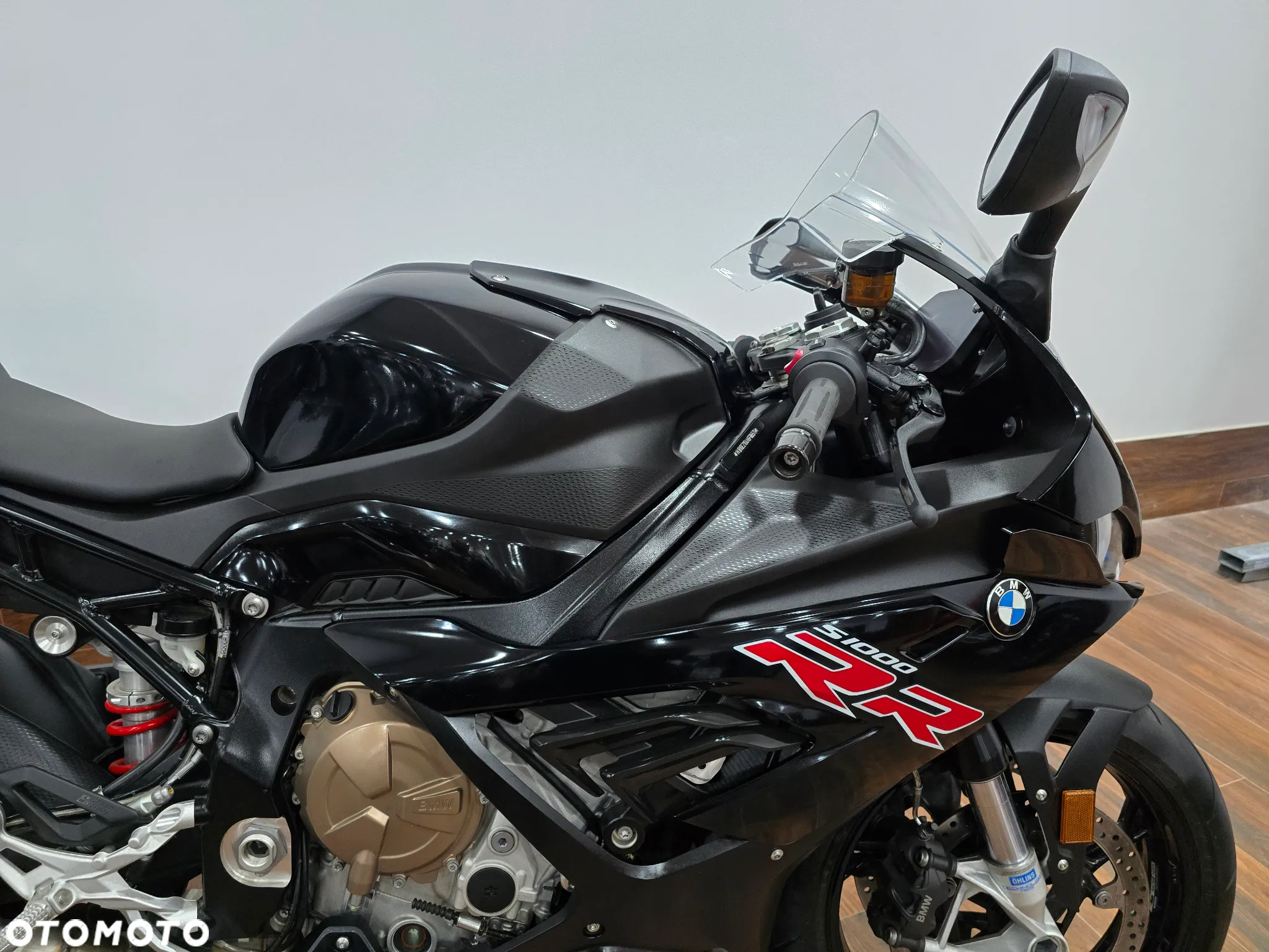 BMW S - 24