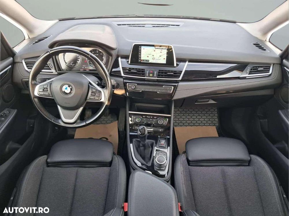 BMW Seria 2 218d Sport Line - 5