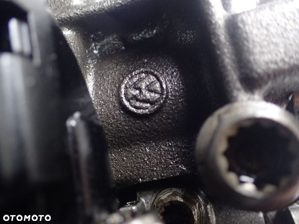POMPA OLEJU AUDI 2.0 TDI 03L115153A CGL SMOK OLEJU 03L115169A - 9