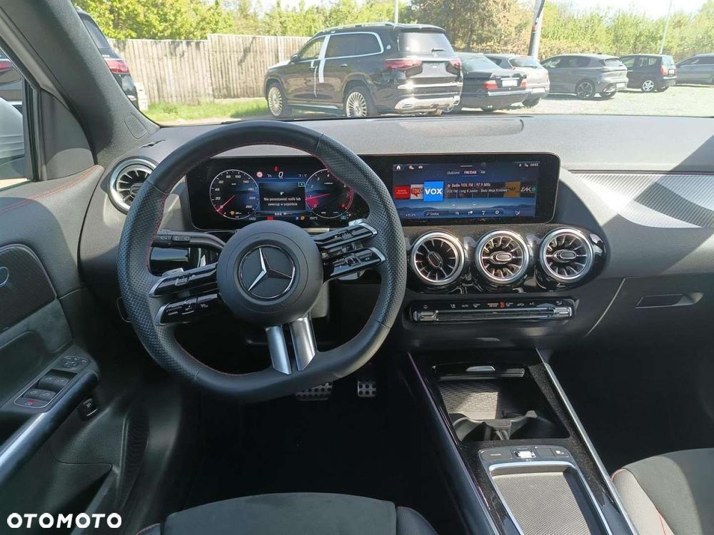 Mercedes-Benz GLA - 14