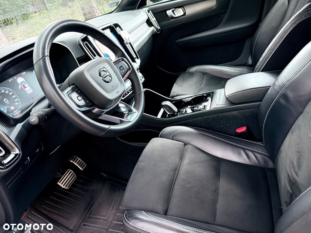 Volvo XC 40 T3 R-Design - 32