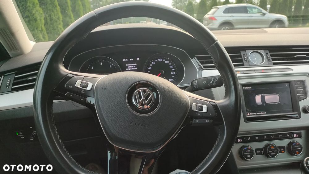 Volkswagen Passat 2.0 TDI SCR Elegance - 10