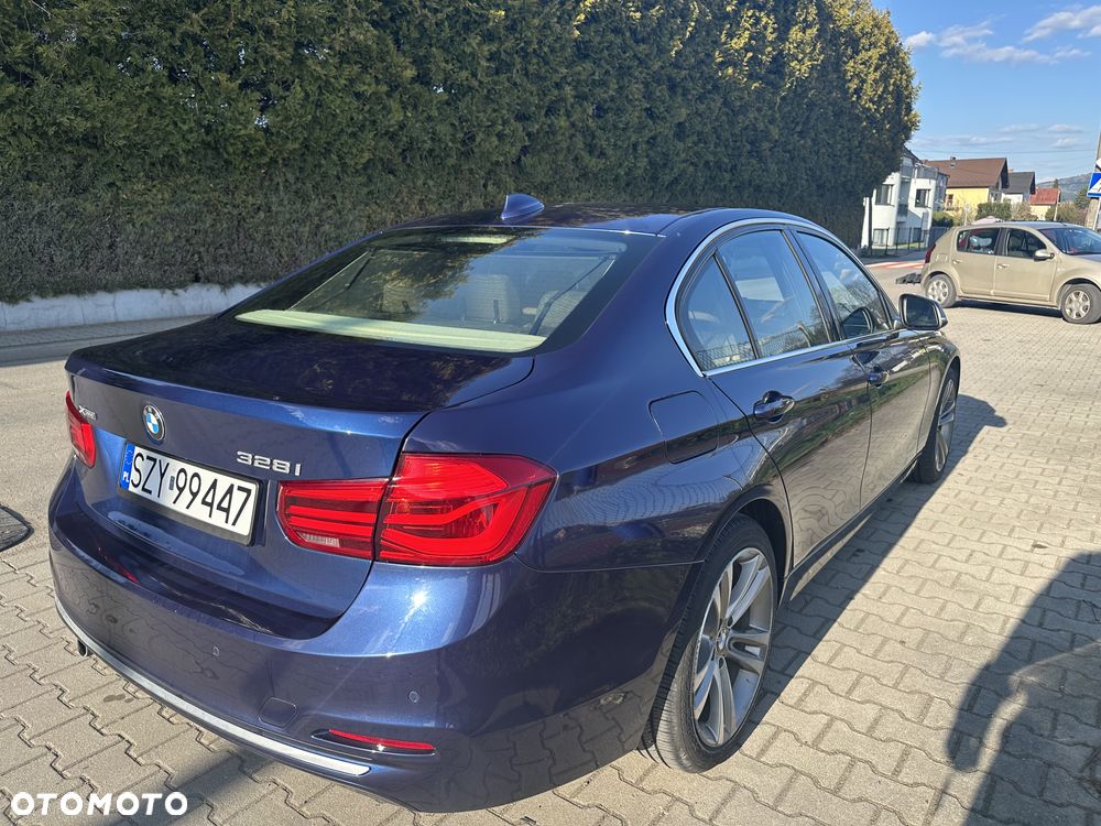 BMW Seria 3 328i Luxury Line - 36