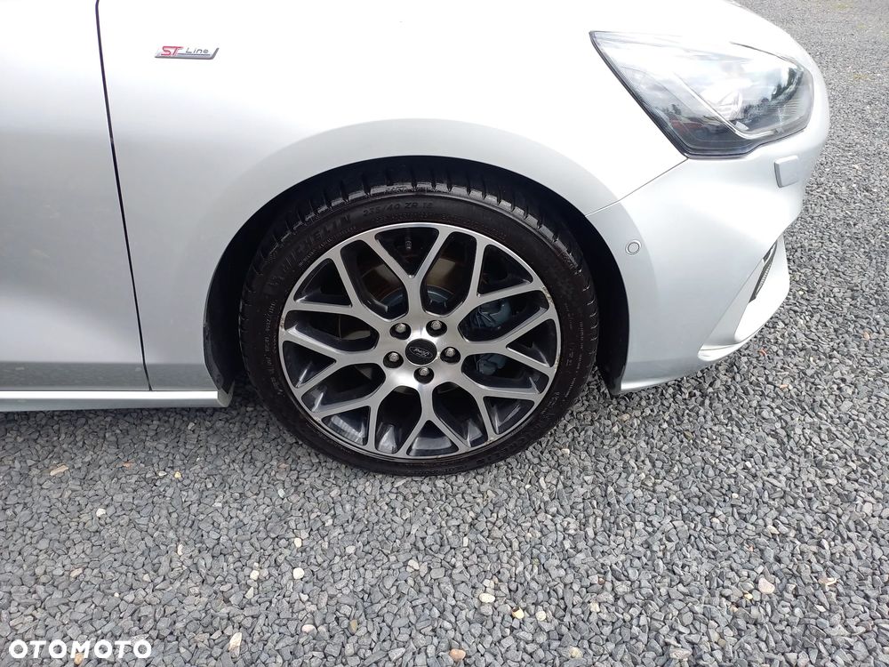 Ford Focus 2.0 EcoBlue STart-Stopp-System ST-LINE - 16
