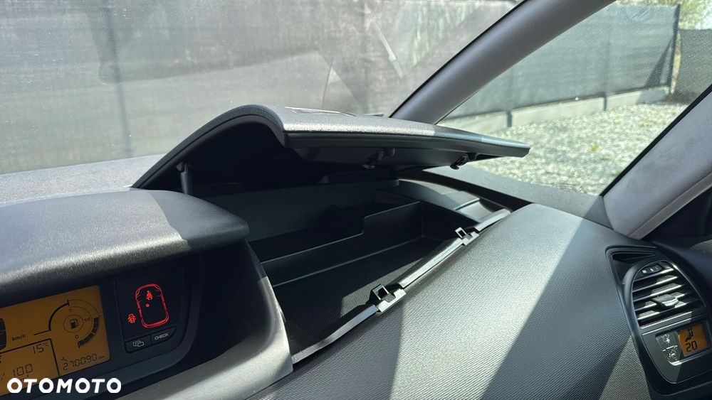 Citroën C4 Grand Picasso 1.8 16V Advance - 19