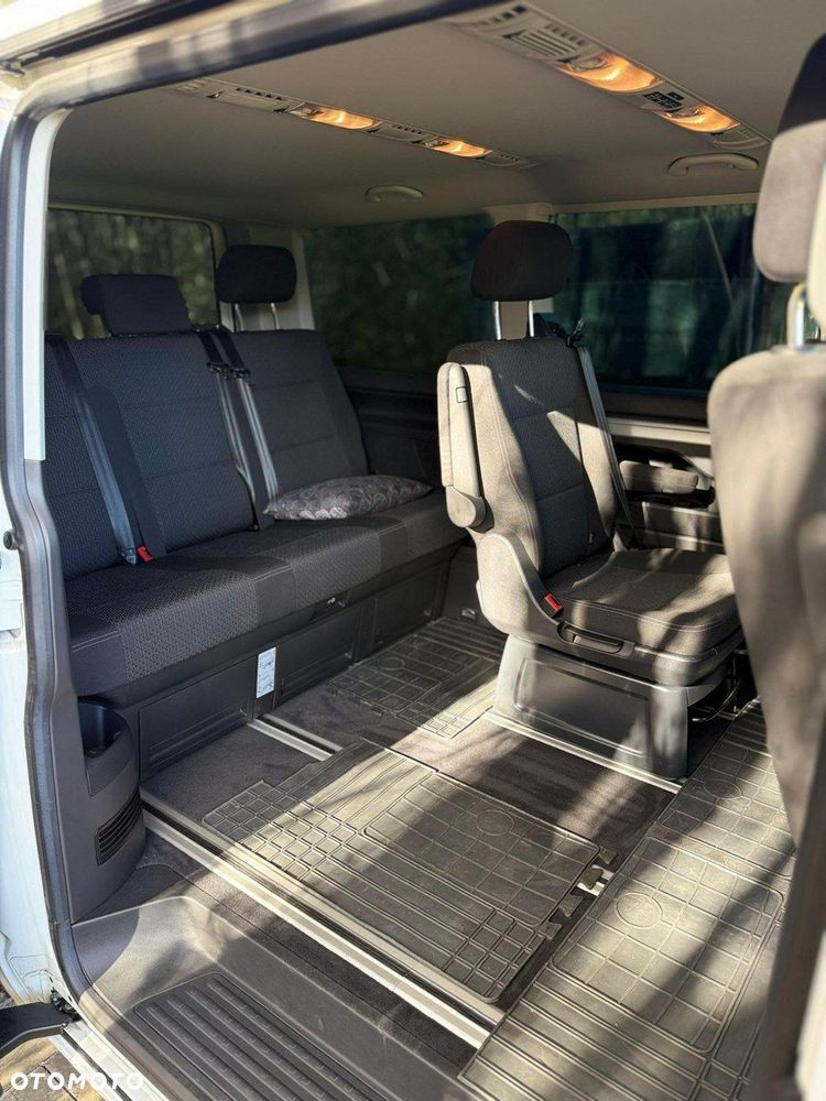 Volkswagen Multivan - 11